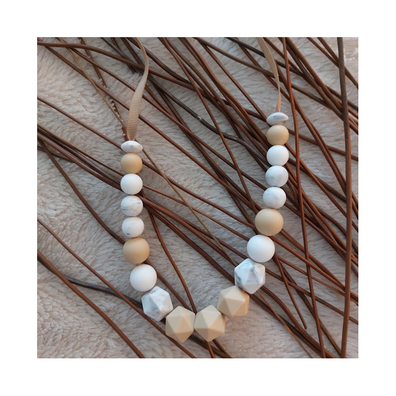 COLLIER D’ALLAITEMENT et portage blanc marbré en silicone
